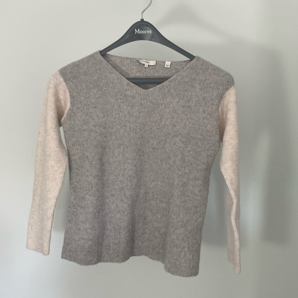 Vince. Wool & Cashmere V Neck Sweater, Size M - Picture 1 of 6
